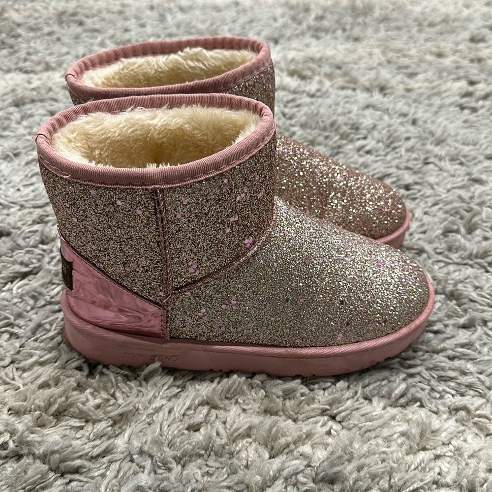 Girls pink boots